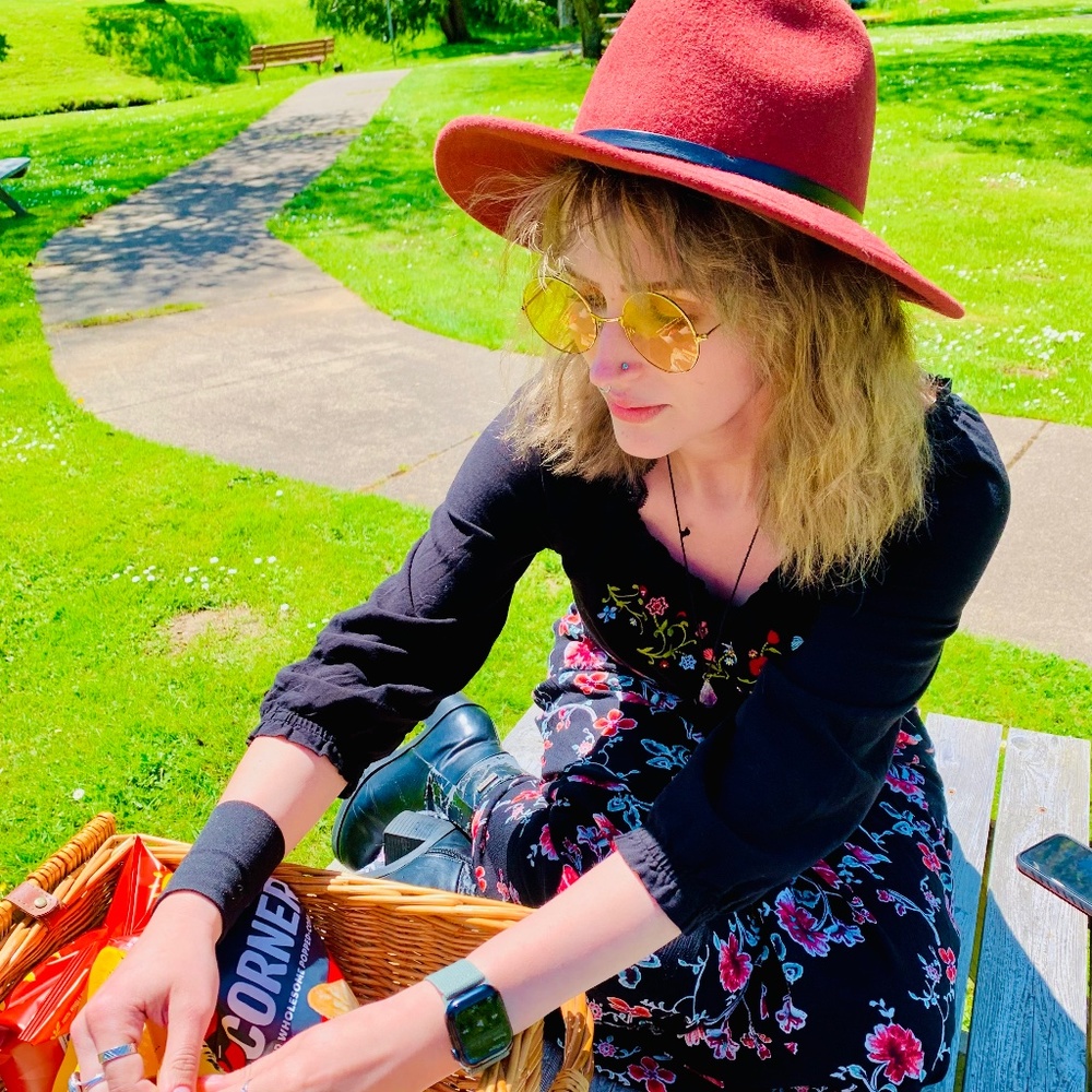 Meet your Posher, Tesah